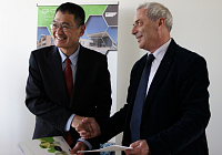 Director of CEITEC BUT signed a donation agreement with RIGAKU Company