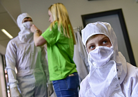 BUT Juniors at CEITEC have tried silicon cutting and other experiments